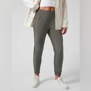 Athleta Brooklyn Jogger Women’s Sz 6 Mountain Olive Color